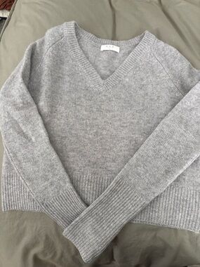 One Grey Day 100% Cashmere Light Gray Cropped V-Neck Sweater XS S